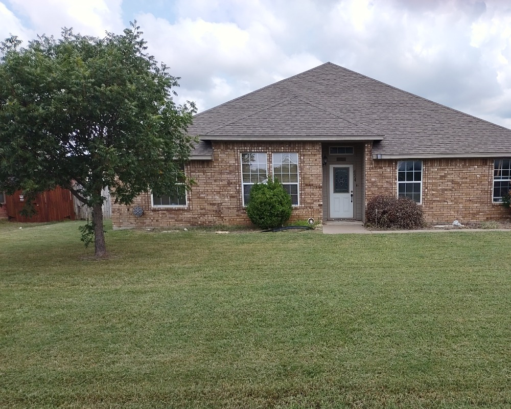 Lawn Care in Canyon Creek We know Granbury Lawns